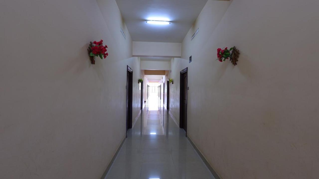 Отель Kukuresidency Wadakkanchery Экстерьер фото